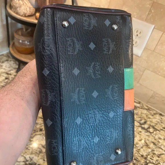 MCM Visetos Lion Princess Boston Bag Black in Leather - Picture 5 of 10